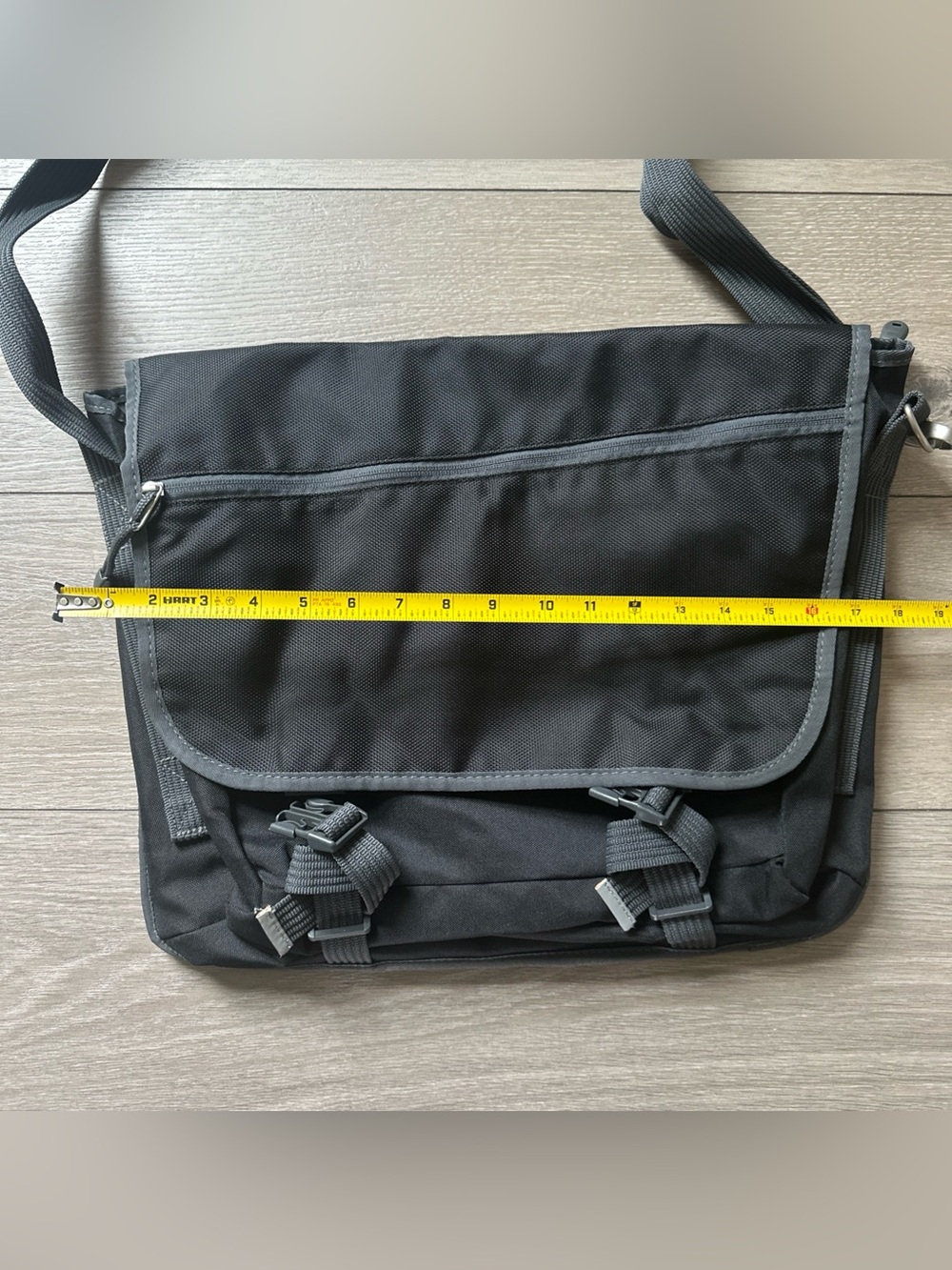 Pottery Barn Teen Gear-Up Black Gray Messenger Laptop shoulder Bag NEW Large - Picture 8 of 10